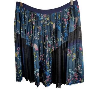 Size 8 Pleated Botanical Floral Skirt–Mixed Fabric Panel Design Banana Republic